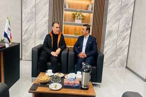 دیدار سرپرست شبکه بهداشت و درمان شهرستان ارسنجان با مدیر کل تنظیم مقررات و ارتباطات رادیویی جنوب کشور